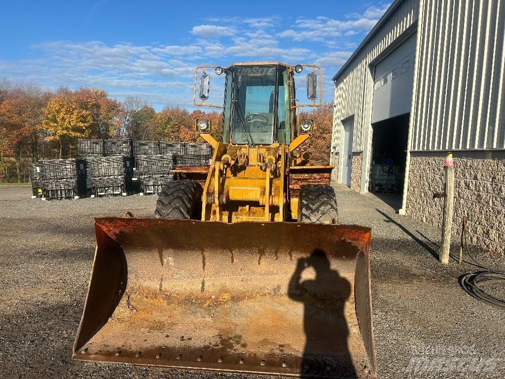 Fiat-Hitachi FR 100 لوادر بعجل