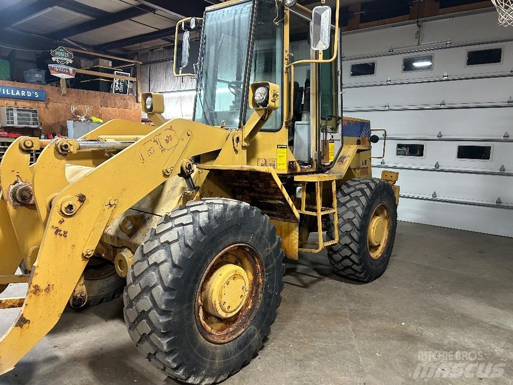 Fiat-Hitachi FR 100 لوادر بعجل