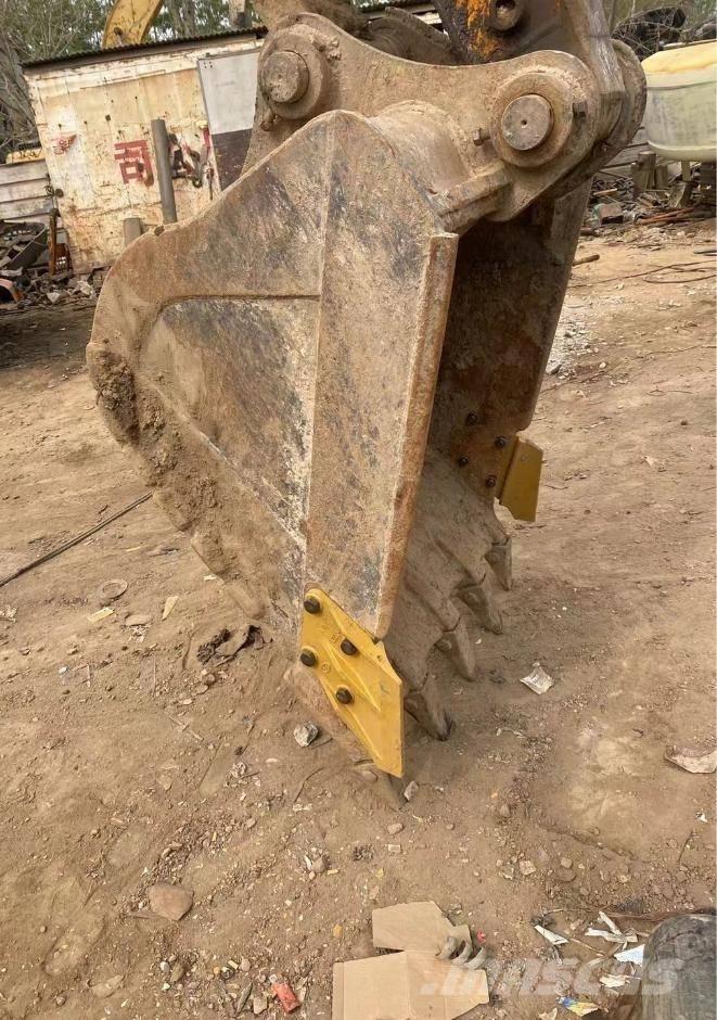 Sany SY 215 C-9 حفارات زحافة