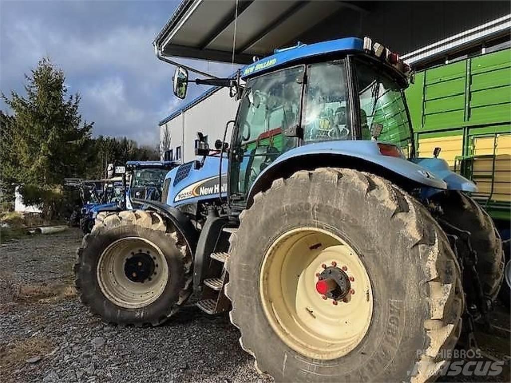 New Holland TG255 الجرارات
