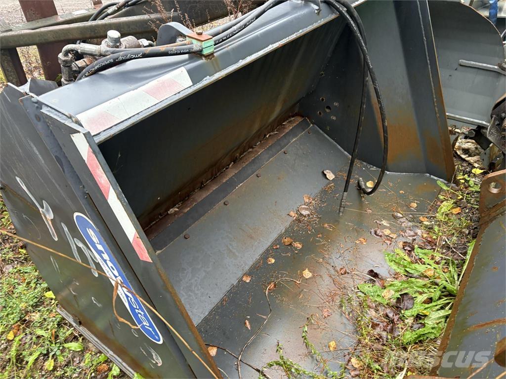 Snowstar HK700L معدات نشر الرمال والملح