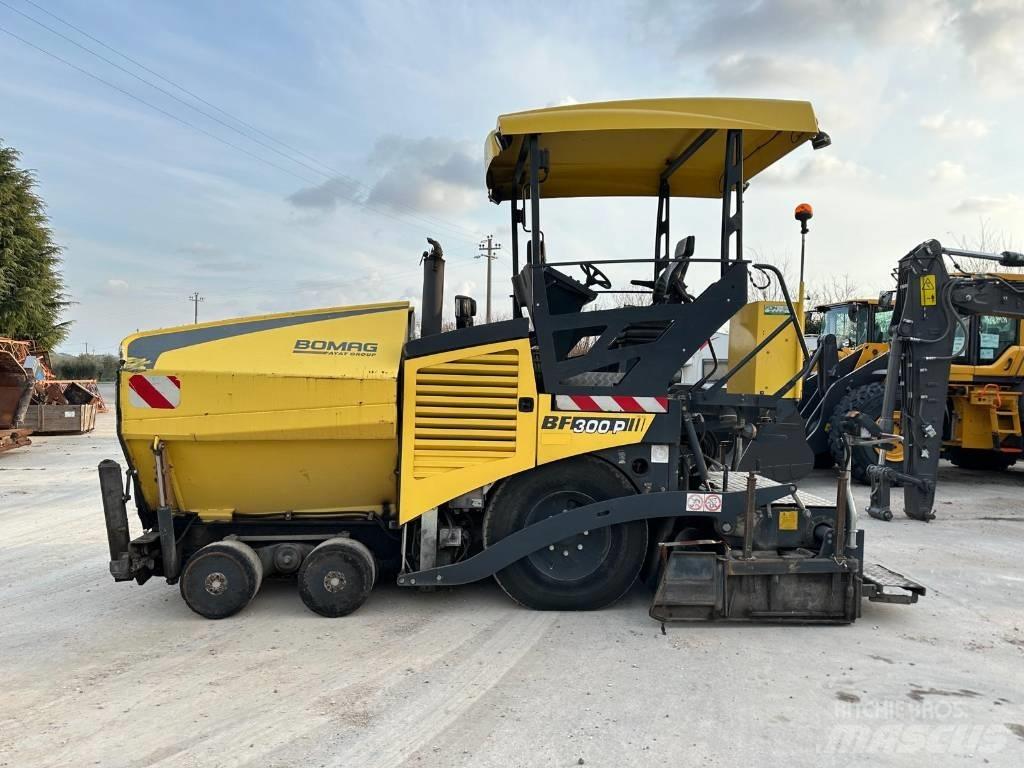 Bomag BF 300 P معدات السفلتة