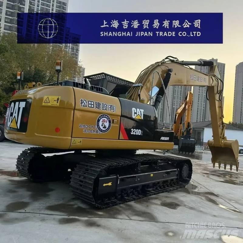 CAT 320 D حفارات زحافة