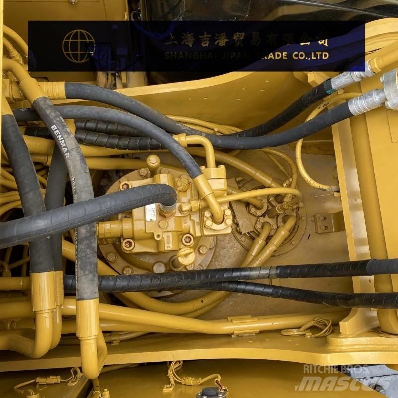 CAT 320 D حفارات زحافة