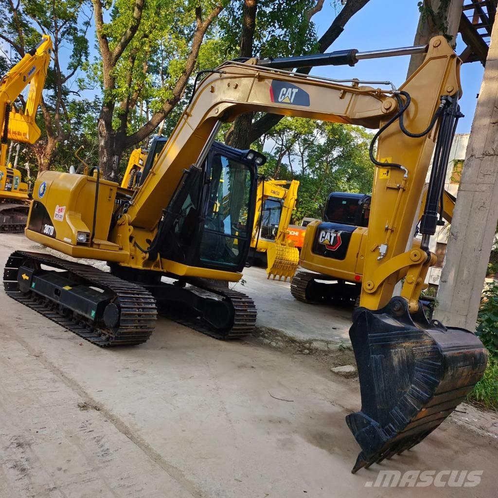 CAT 307 D حفارات وسط 7 طن - 12 طن