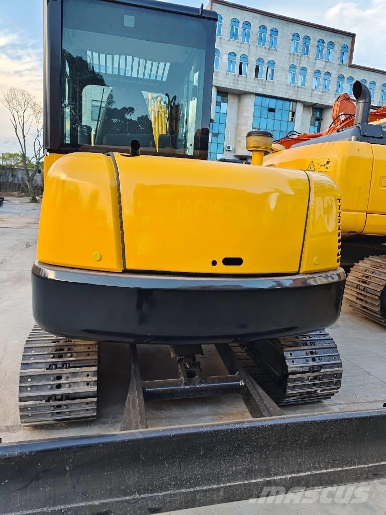 Komatsu PC 56 حفارات صغيرة أقل من 7 طن (حفارات صغيرة)