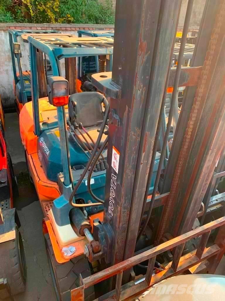 Toyota 7 FDA 50 شاحنات الديزل