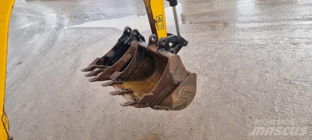 JCB 15 C-1 حفارات صغيرة أقل من 7 طن (حفارات صغيرة)