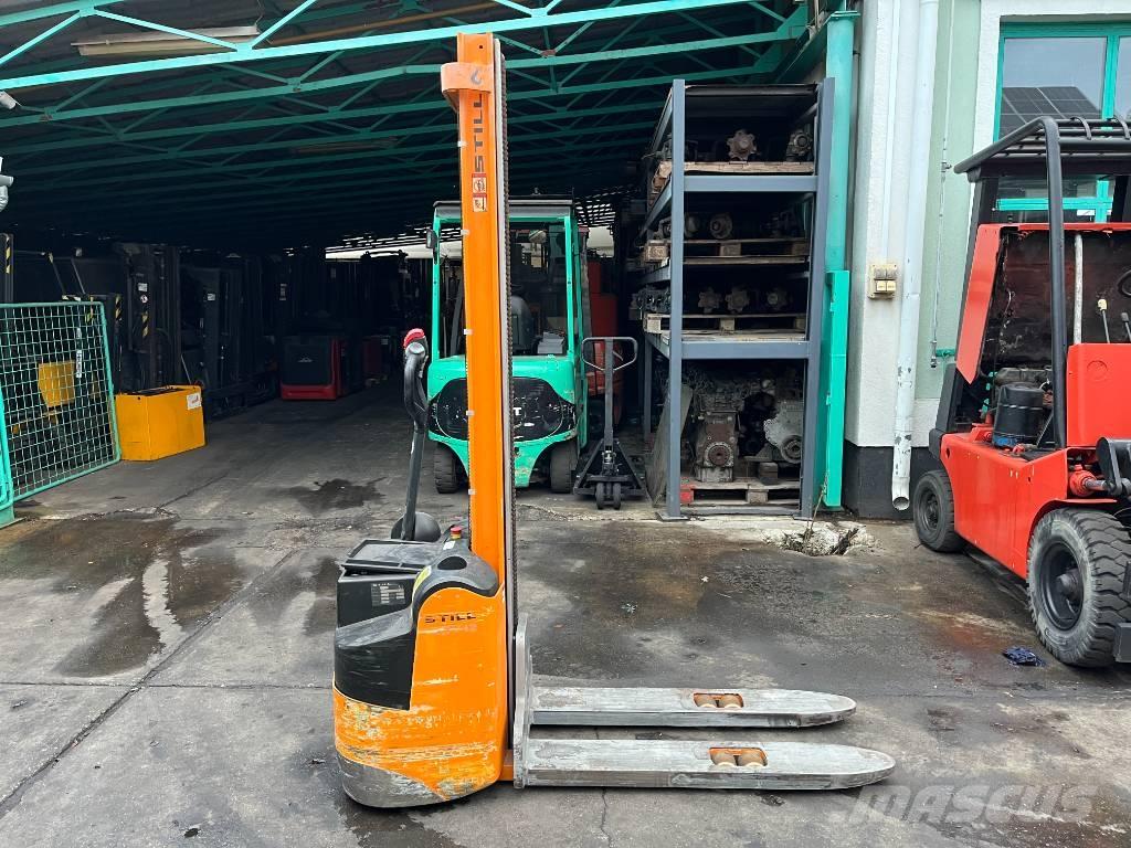 Still EGV12    V-4251 شاحنات مناولة ذاتية الدفع