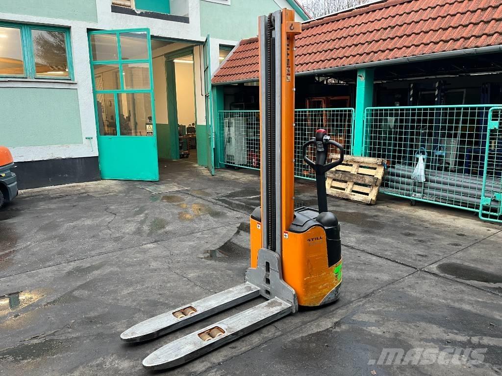 Still EGV12    V-4251 شاحنات مناولة ذاتية الدفع