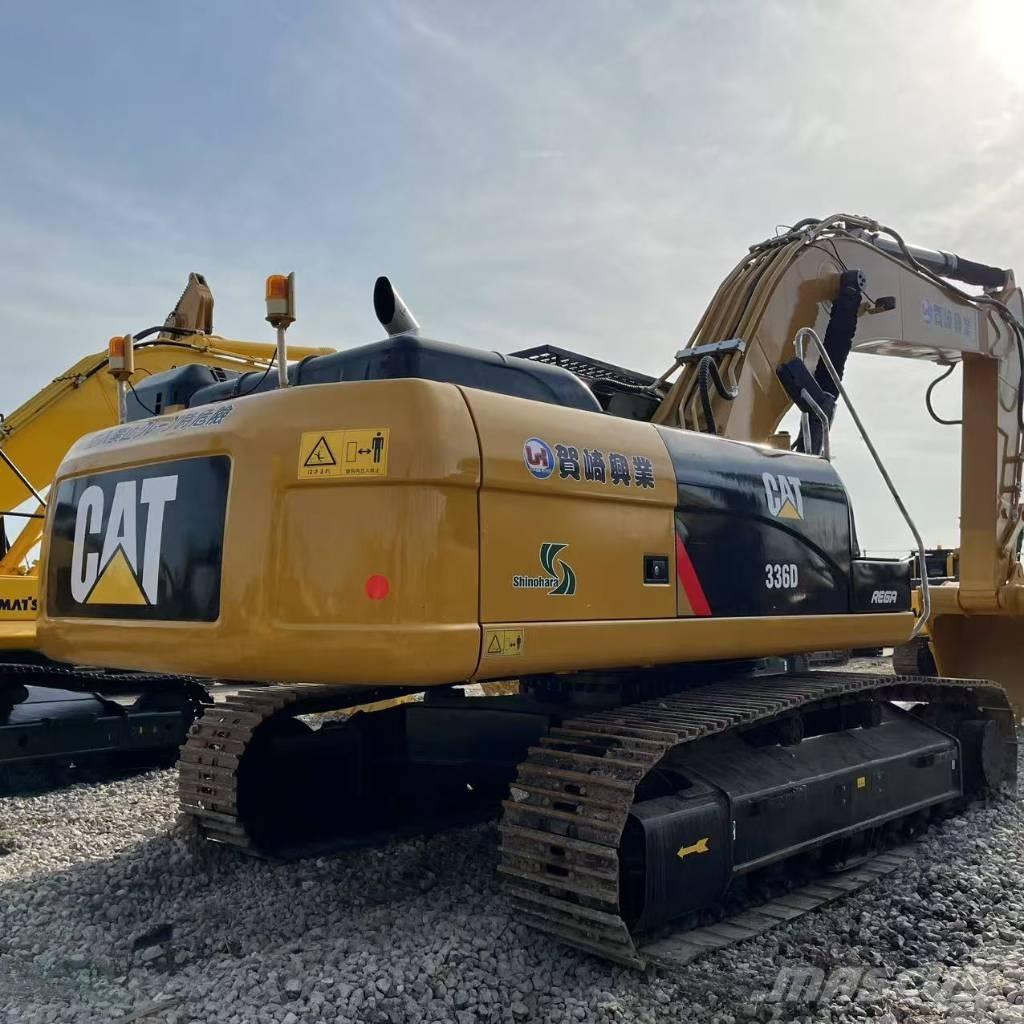 CAT 336 D حفارات زحافة