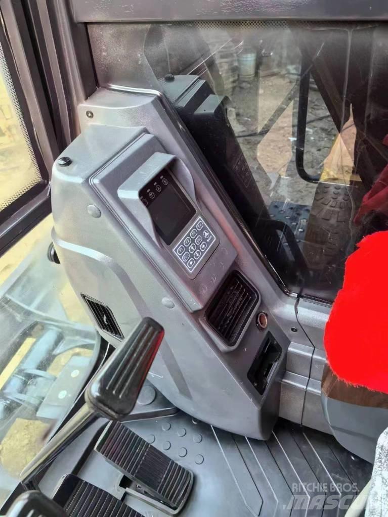 Sany SY 75 C حفارات زحافة