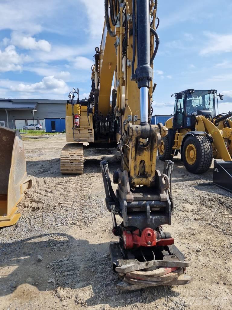 CAT 325 F حفارات زحافة