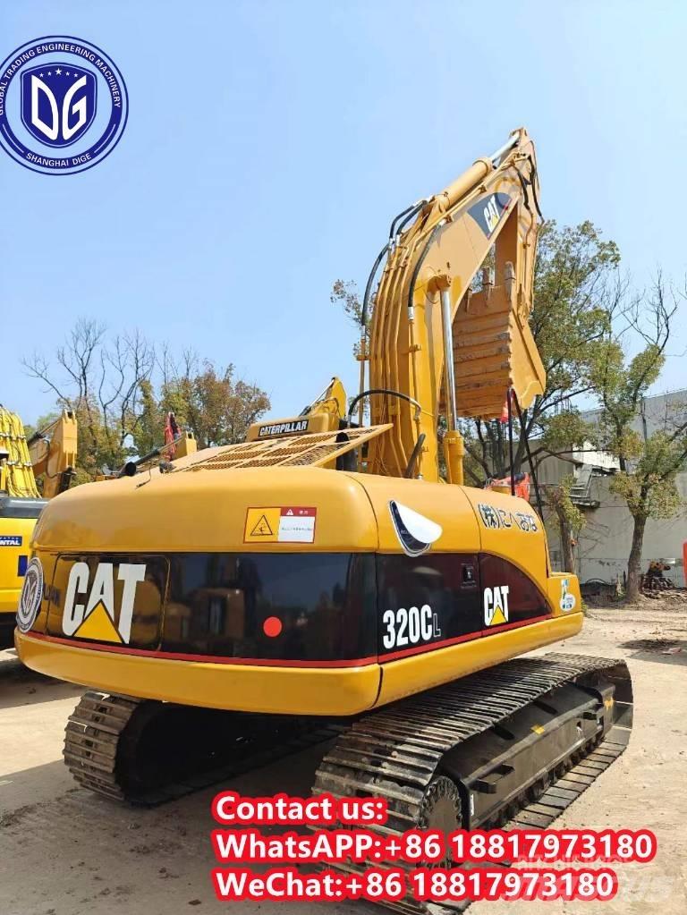 CAT 320 C حفارات زحافة