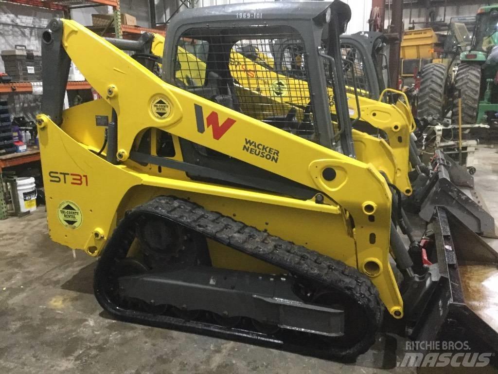 Wacker Neuson ST 31 لوادر انزلاقية التوجيه