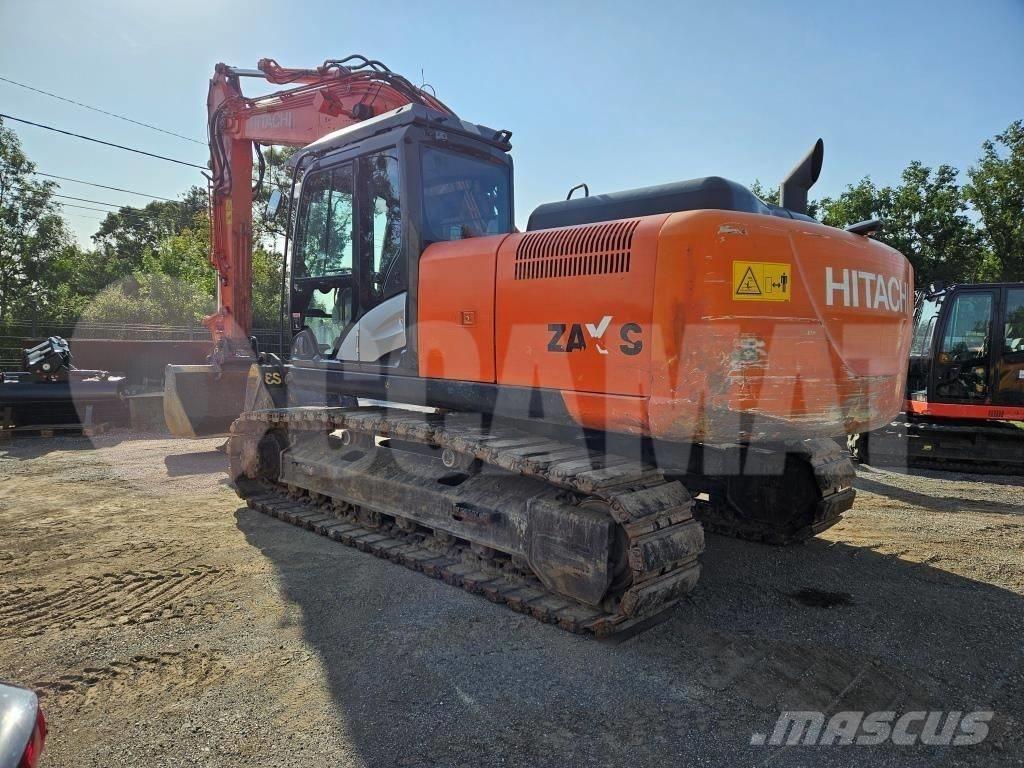 Hitachi ZX 210 LC حفارات زحافة