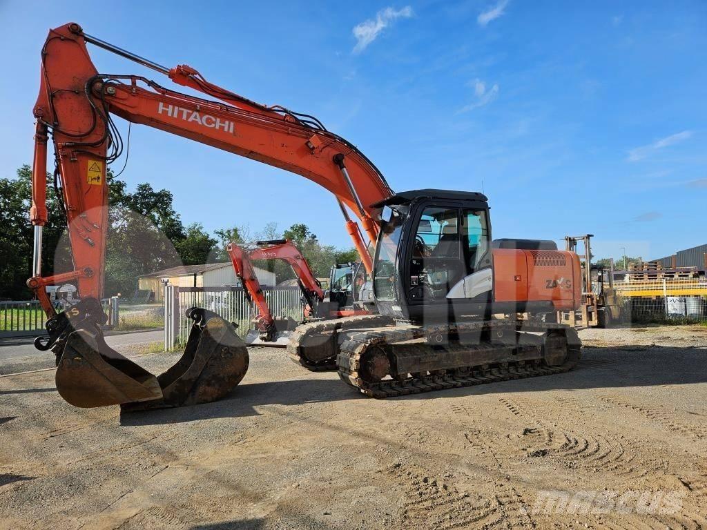 Hitachi ZX 210 LC حفارات زحافة