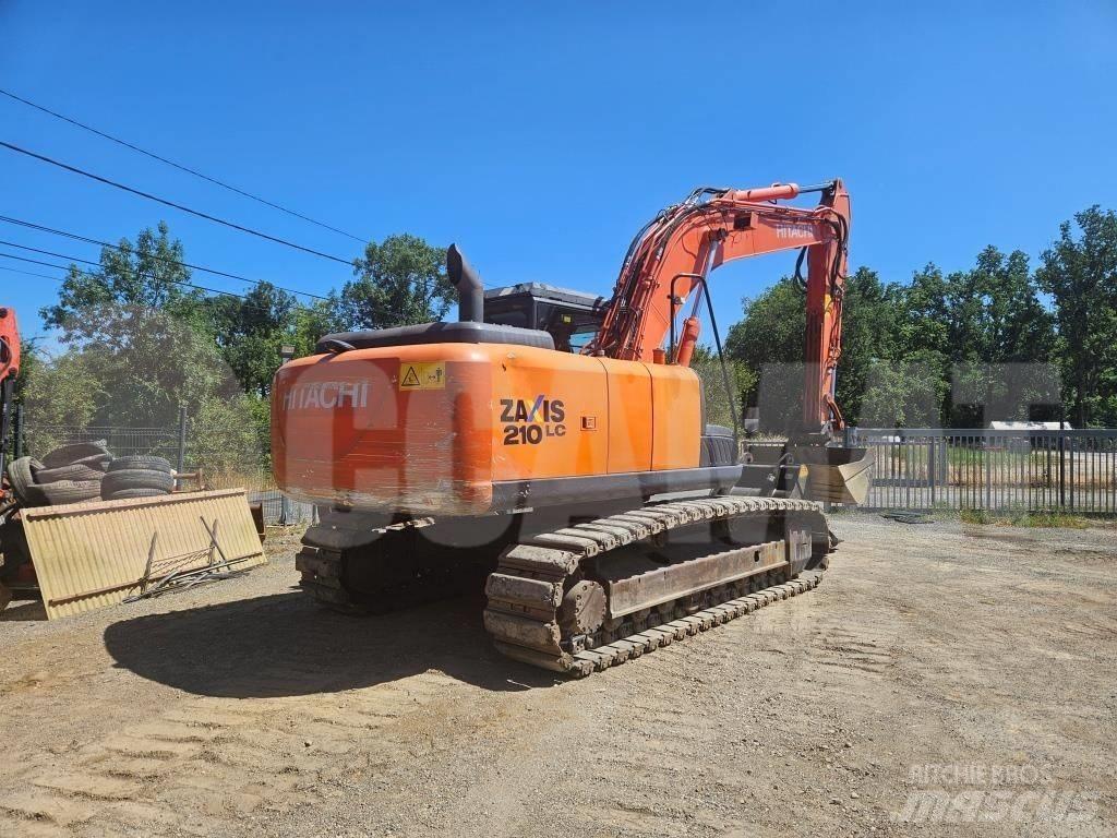 Hitachi ZX 210 LC حفارات زحافة