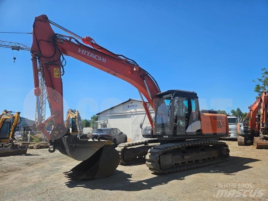 Hitachi ZX 210 LC حفارات زحافة