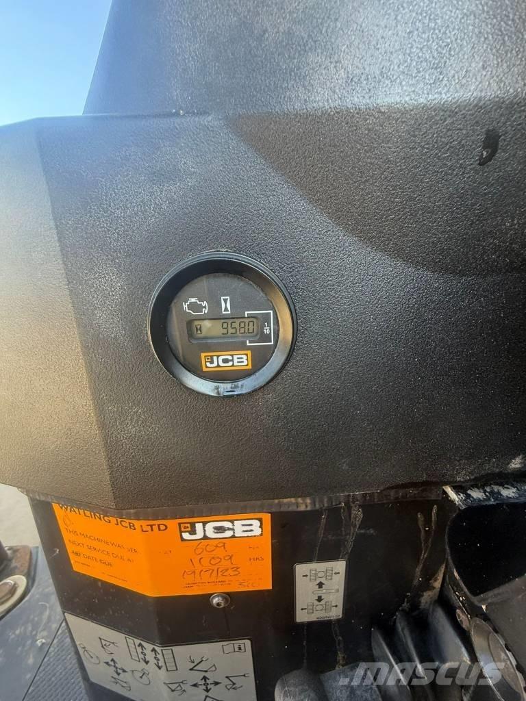 JCB 16 C-1 حفارات صغيرة أقل من 7 طن (حفارات صغيرة)