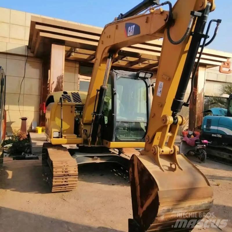CAT 307 حفارات زحافة