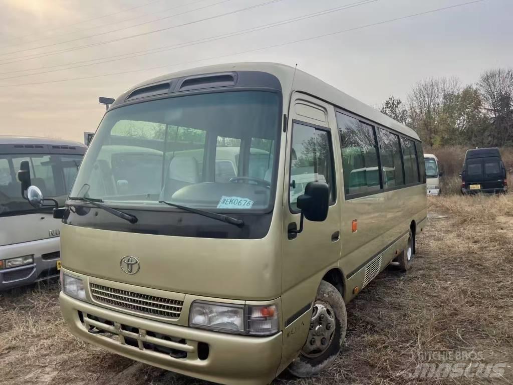 Toyota Coaster حافلة داخل المدينة