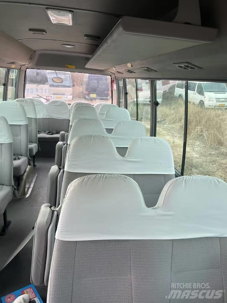 Toyota Coaster حافلة داخل المدينة