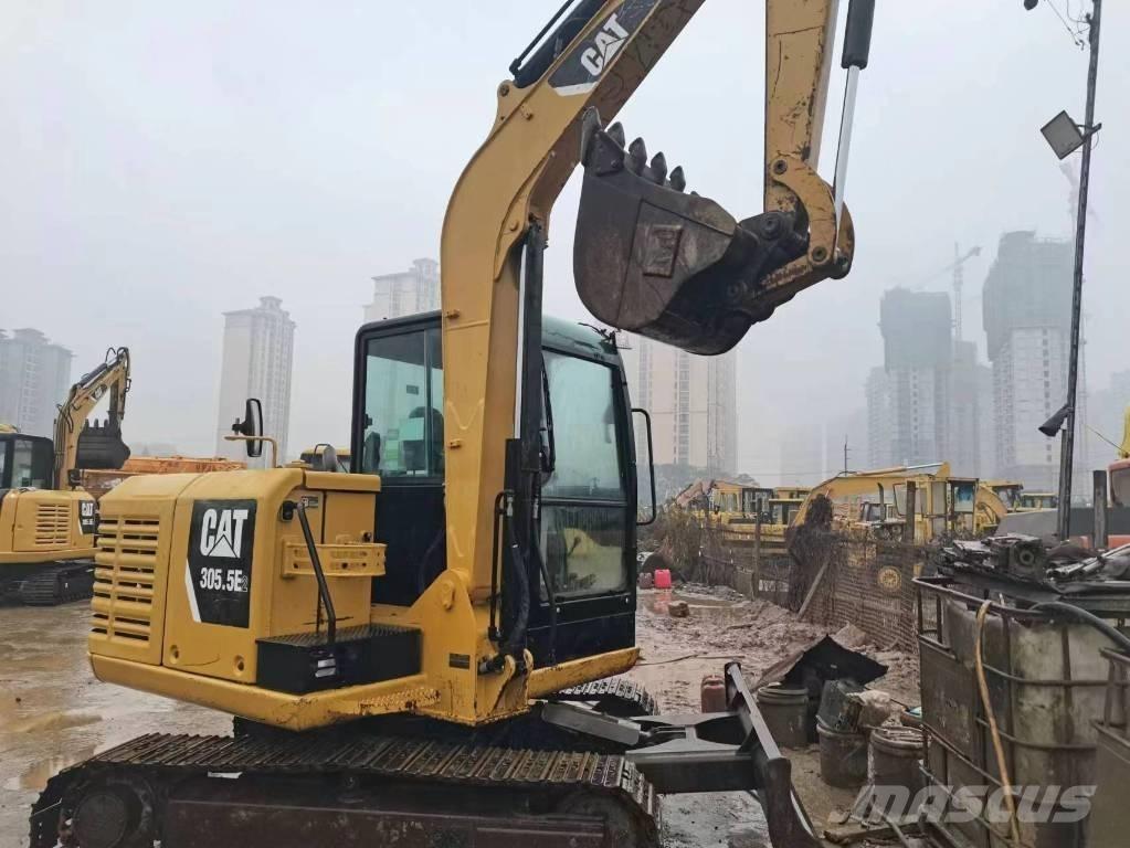 CAT 305.5 E حفارات زحافة
