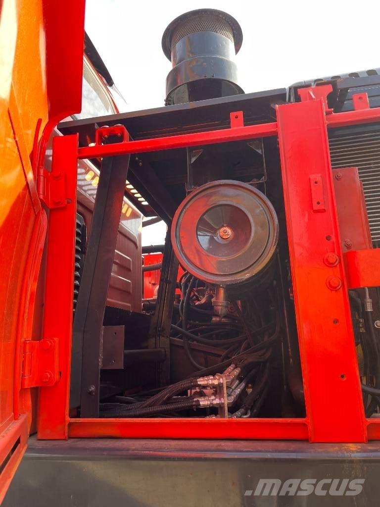 Doosan DX 225 LCA حفارات زحافة