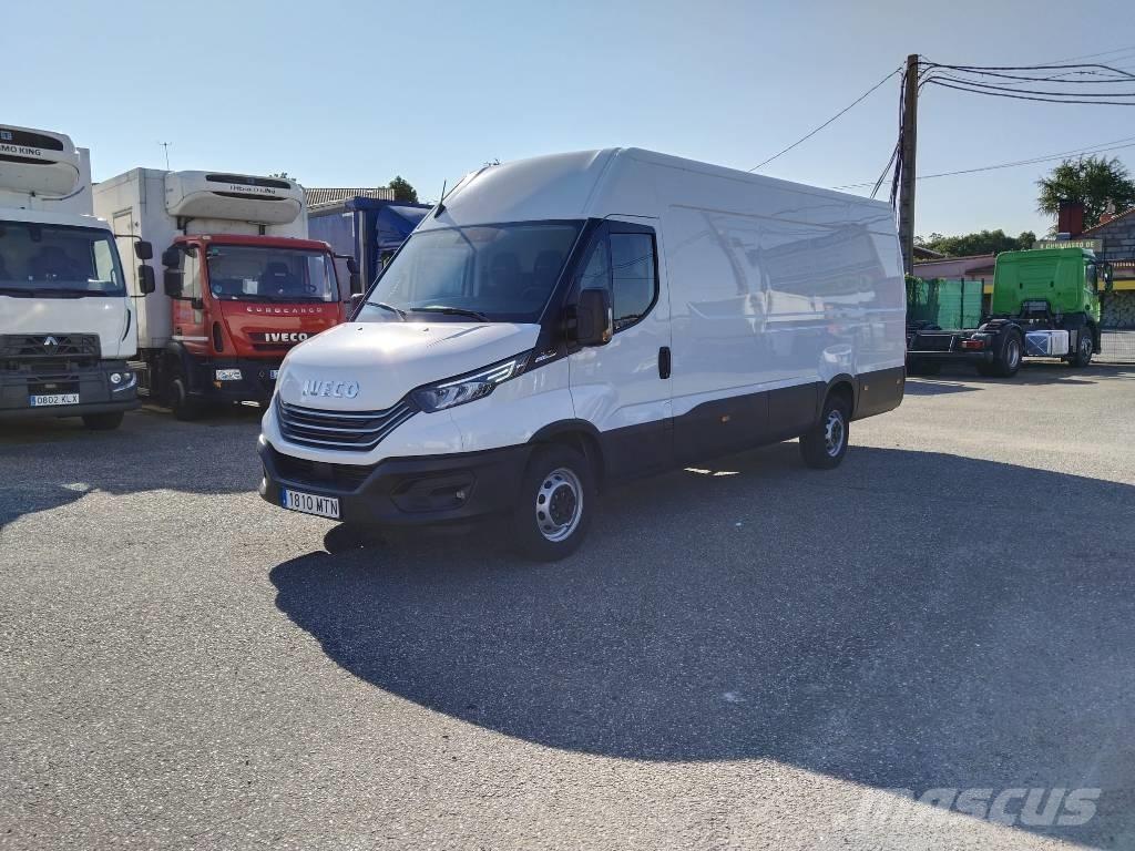 Iveco Daily 35 S12 هيكل صندوقي