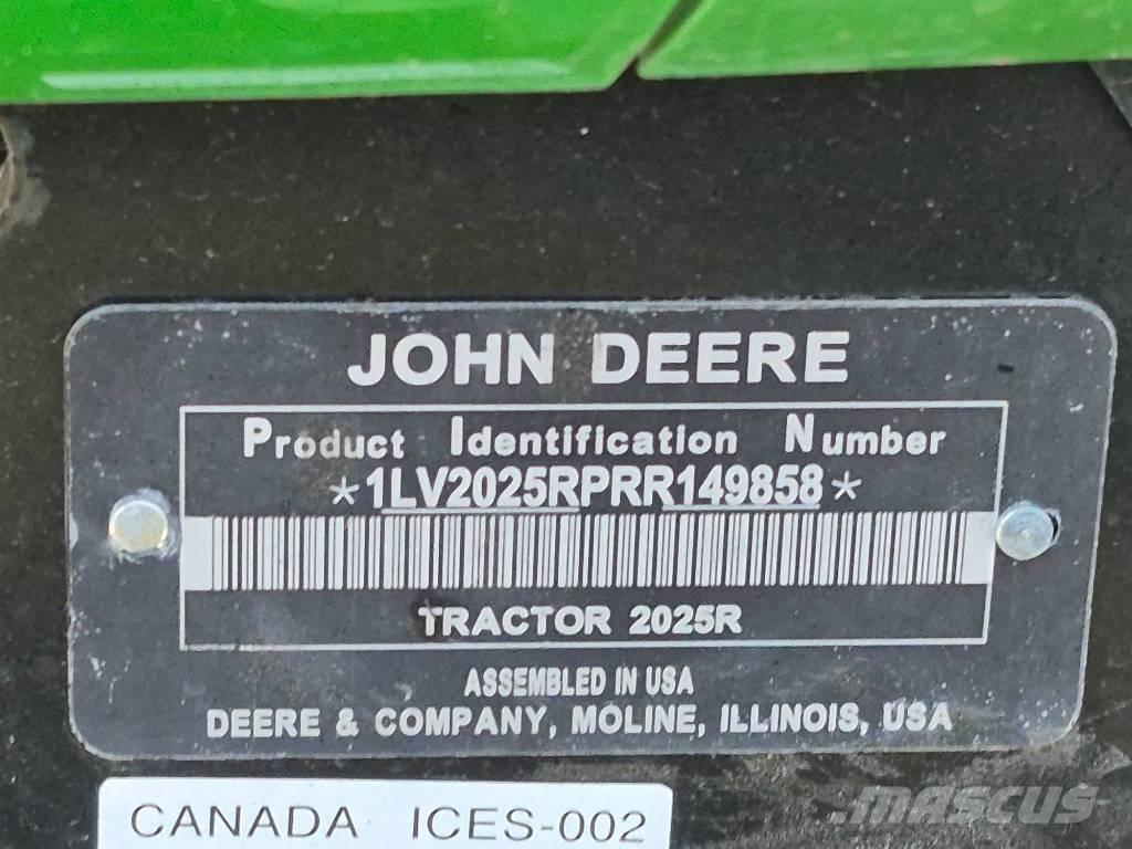 John Deere 2025 R الجرارات