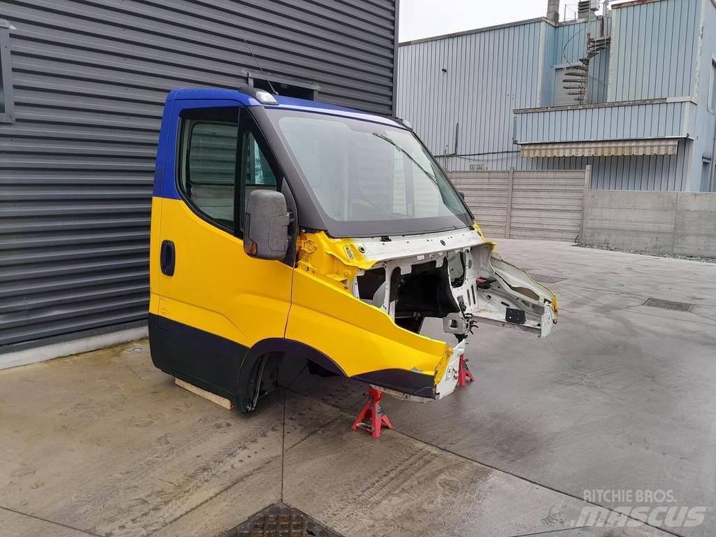 Iveco DAILY كابينة والداخلية