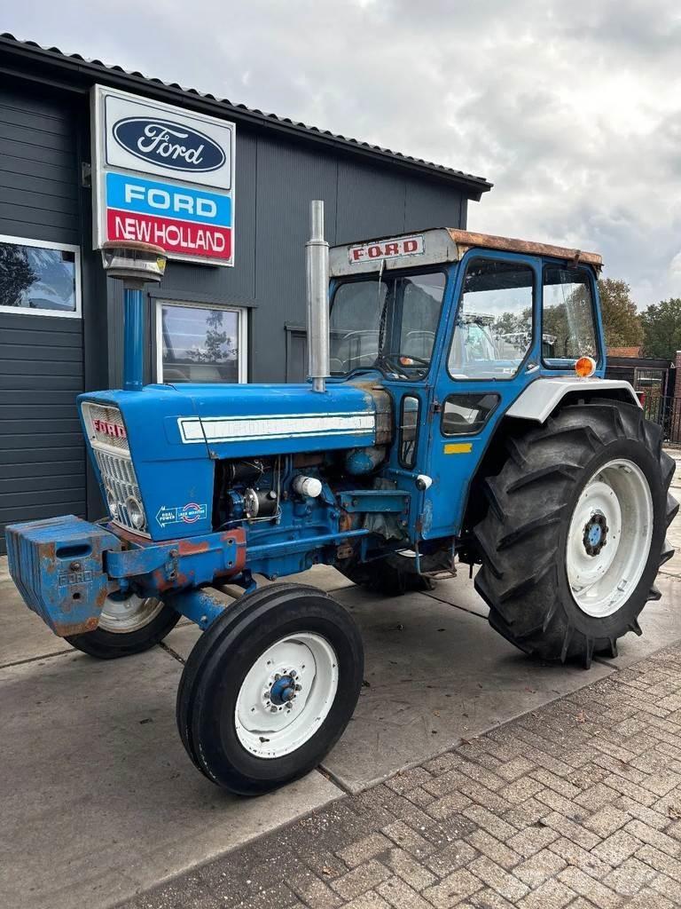 Ford 7000 الجرارات