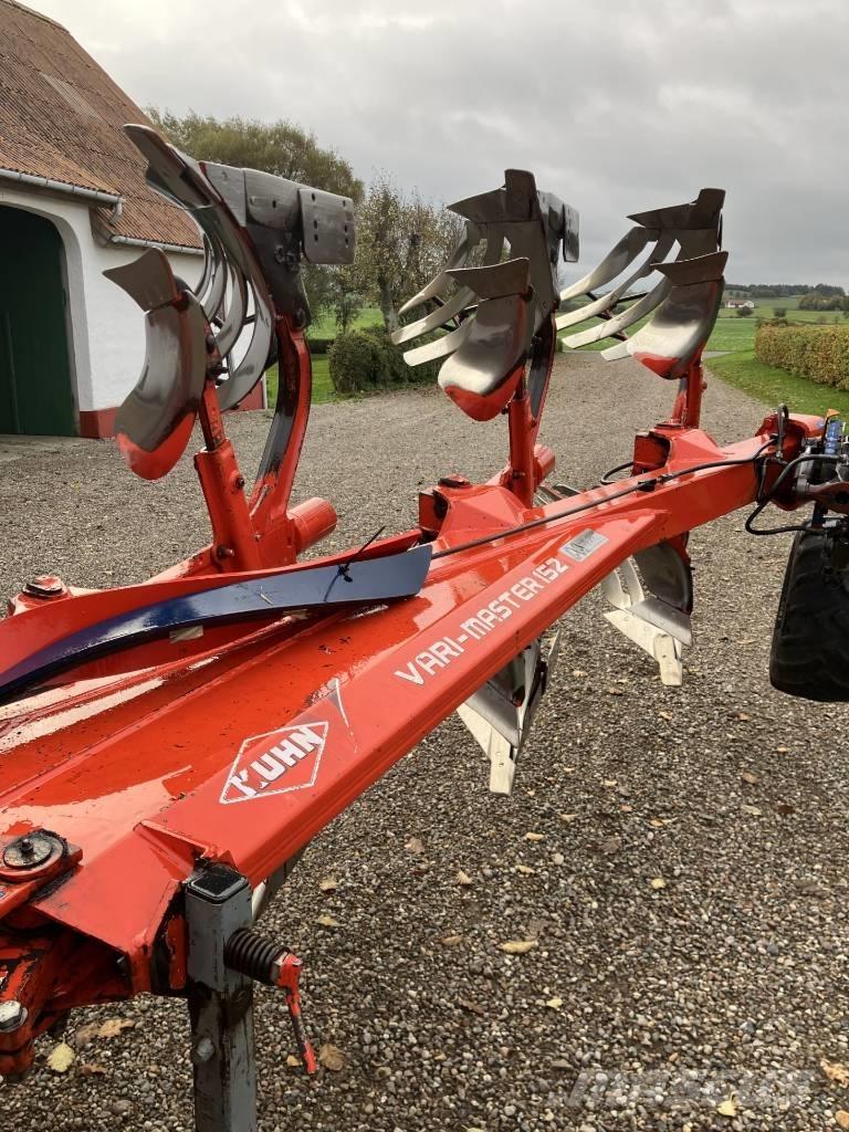 Kuhn Vari-Master 152 محاريث عكسية
