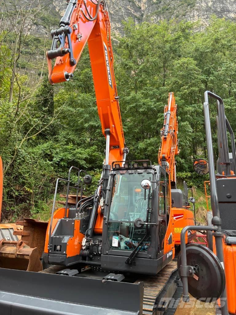 Develon DX 140 LCR-7 حفارات زحافة