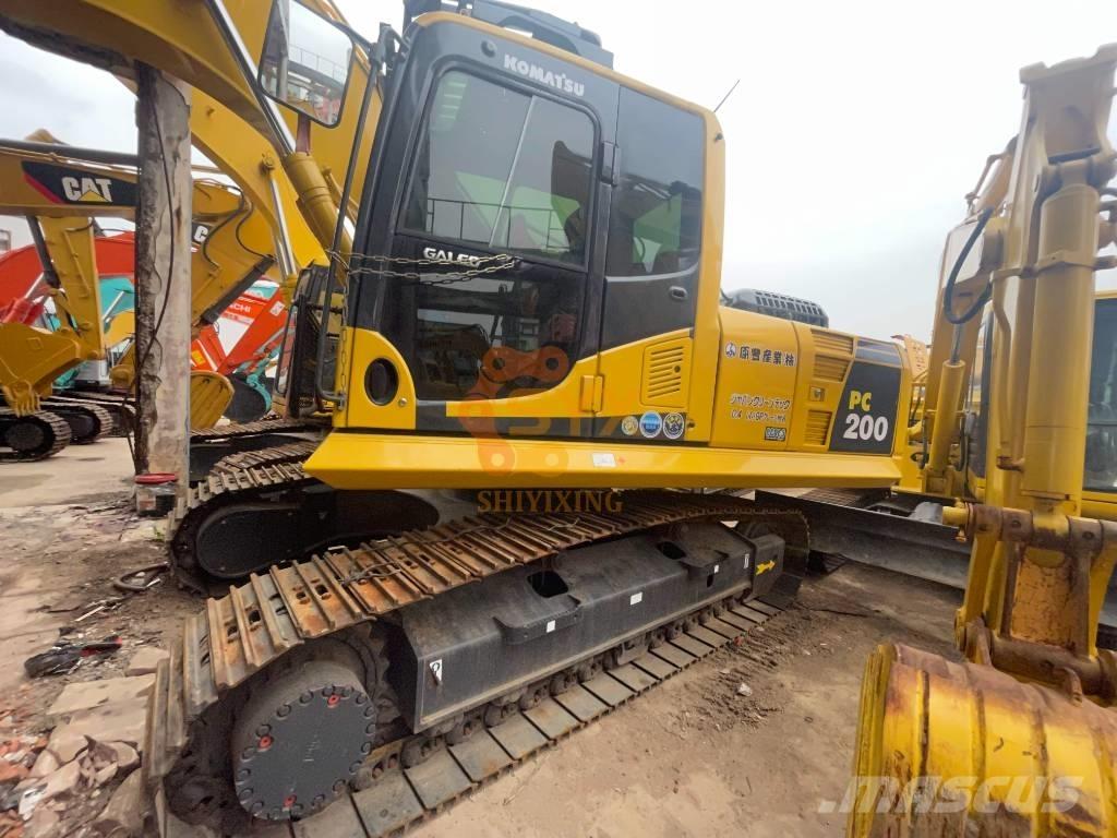 Komatsu PC 200-8 حفارات زحافة