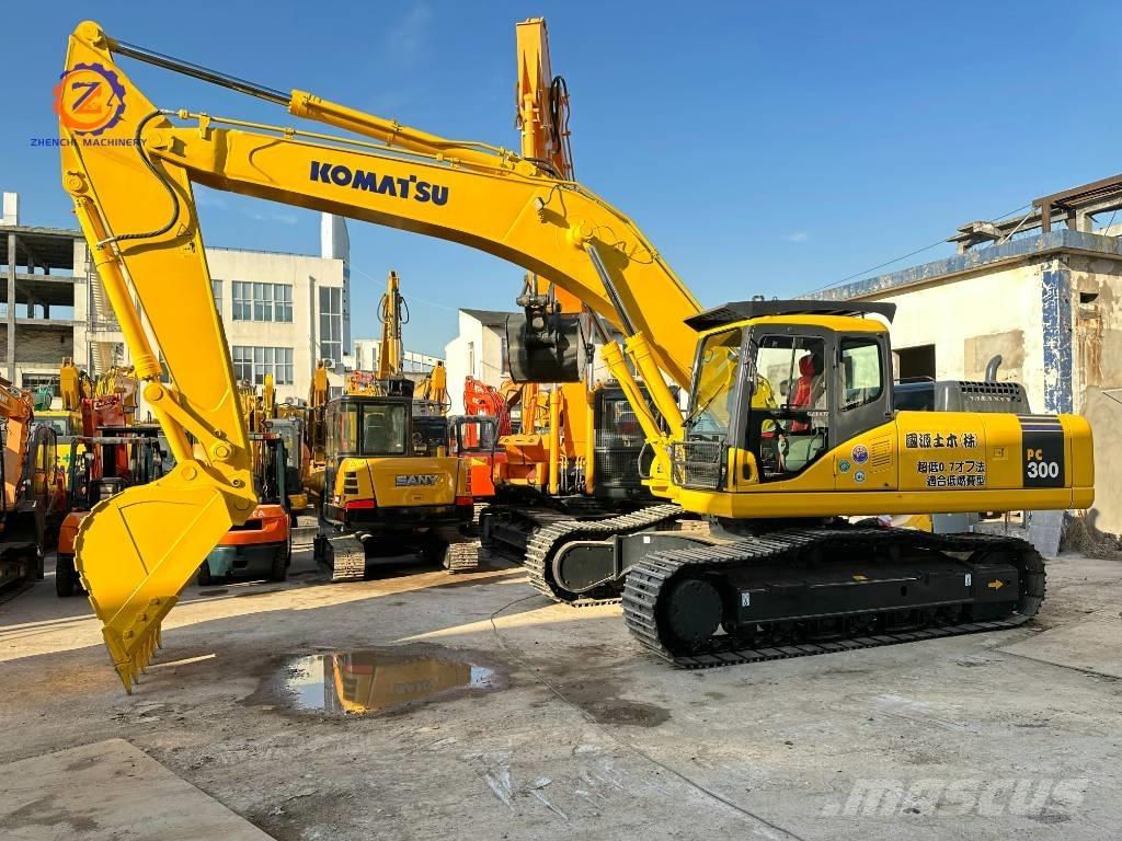 Komatsu PC 300 حفارات زحافة
