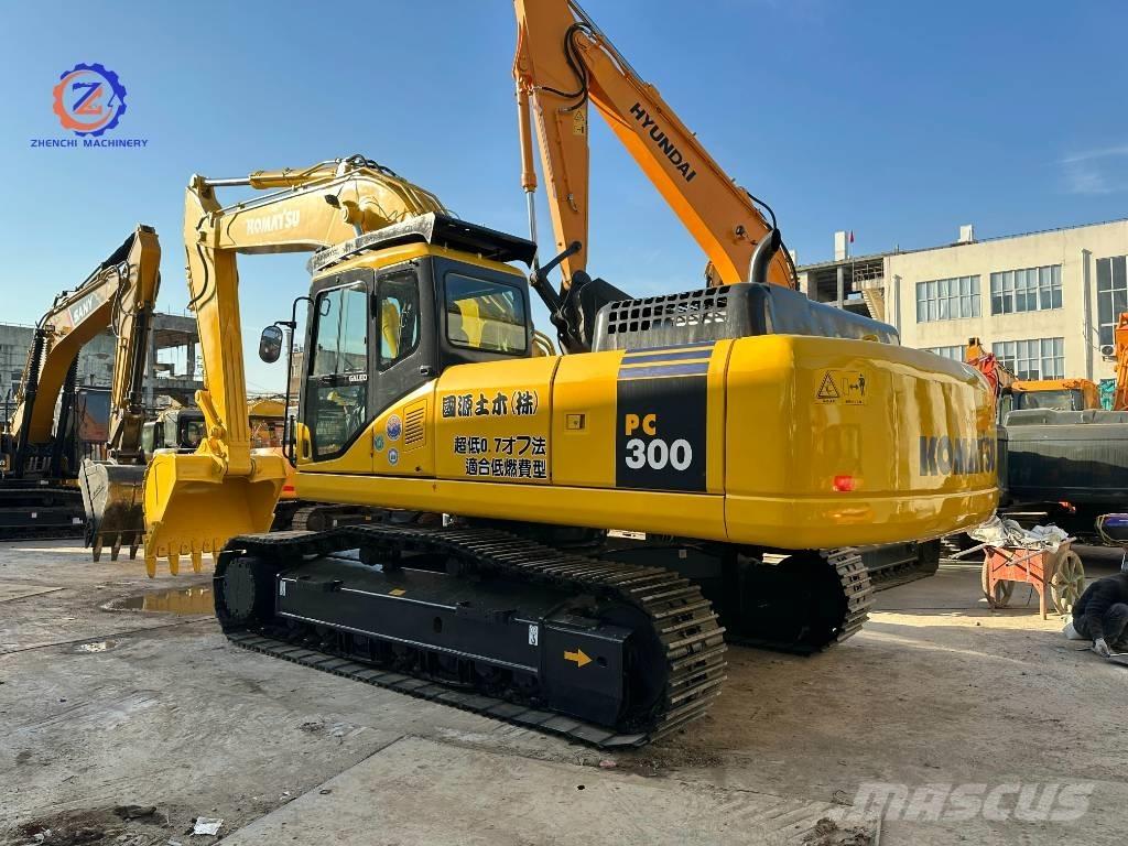 Komatsu PC 300 حفارات زحافة