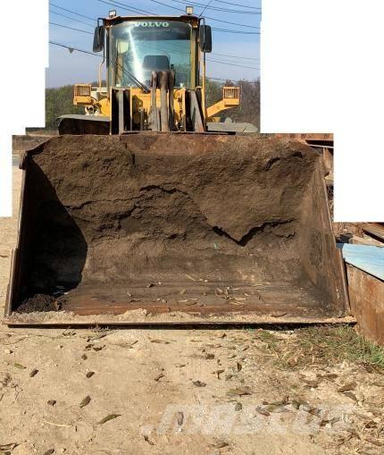 Volvo L 120 E لوادر بعجل