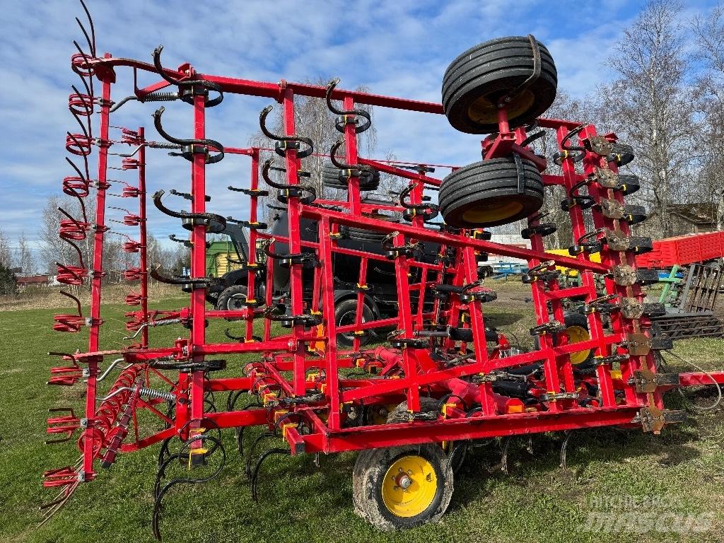 Väderstad NZA700 كاسحات