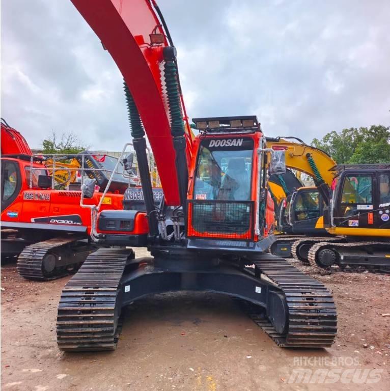 Doosan DX 300 LC حفارات زحافة
