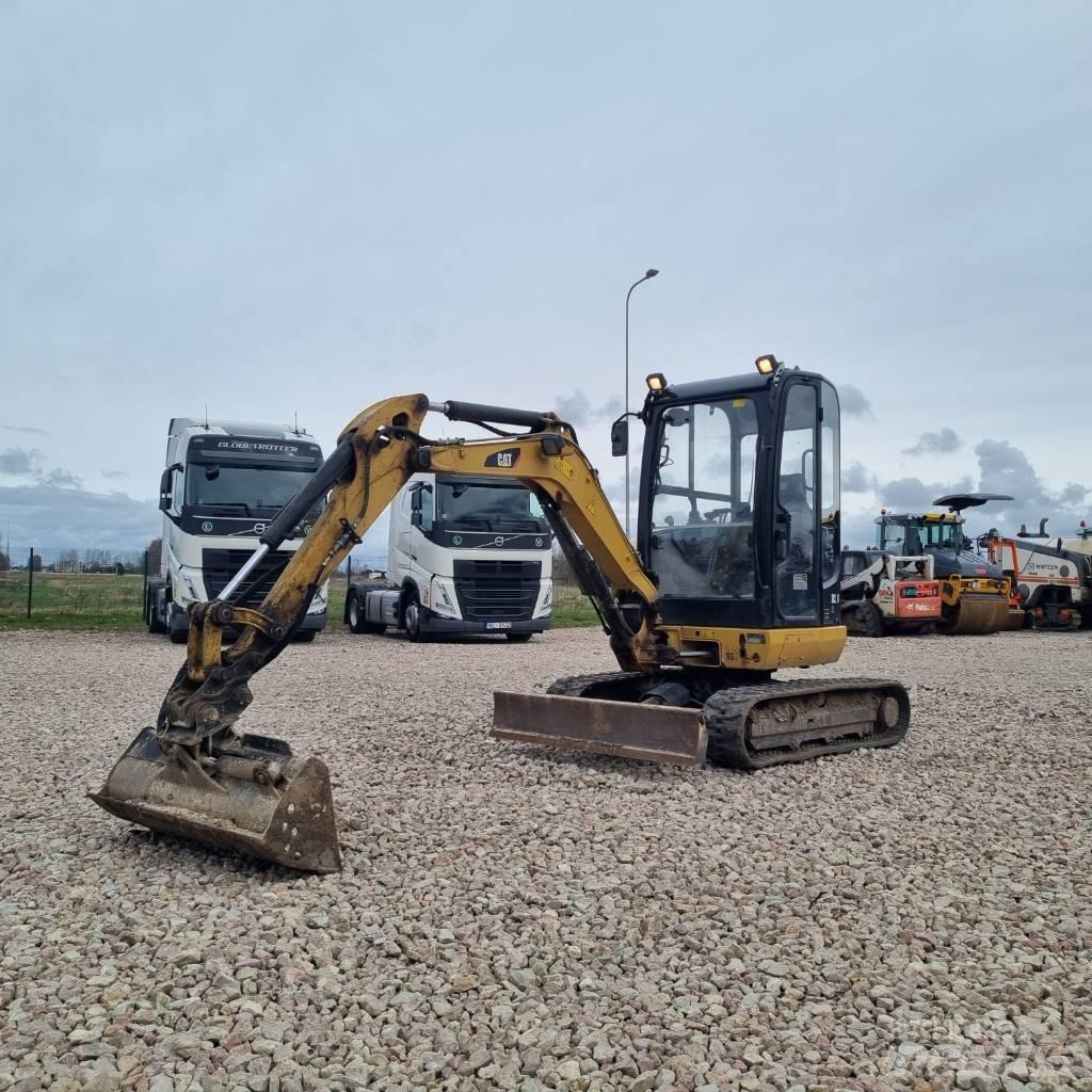 CAT 302.7 D CR حفارات صغيرة أقل من 7 طن (حفارات صغيرة)