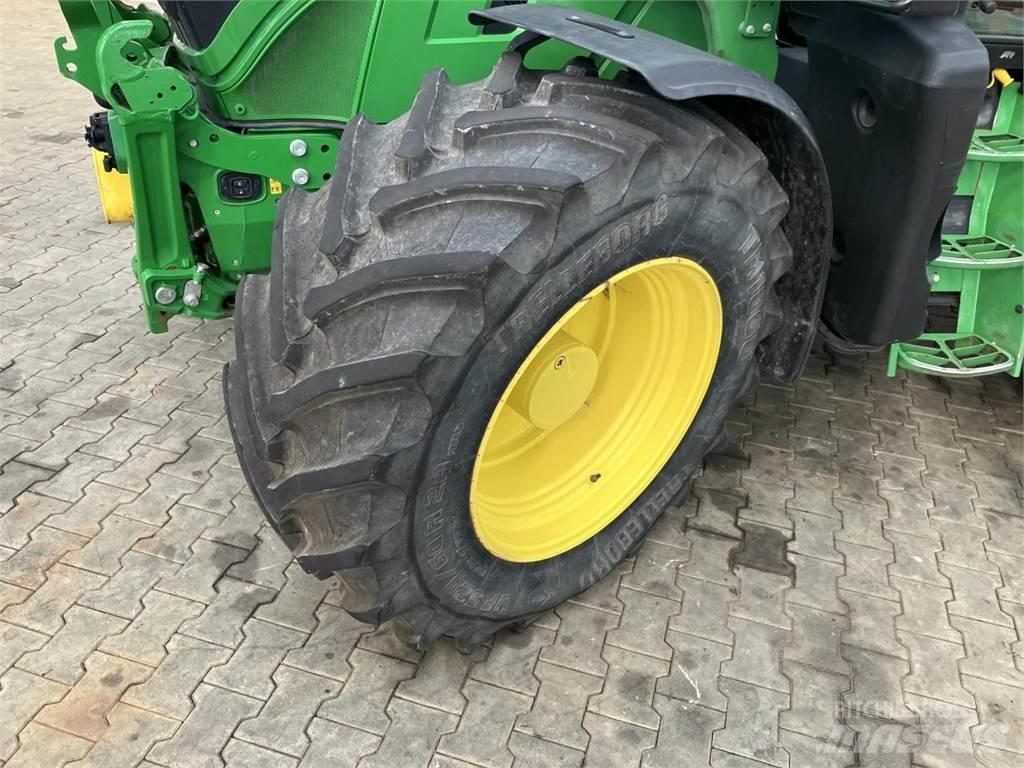 John Deere 6R 150 الجرارات
