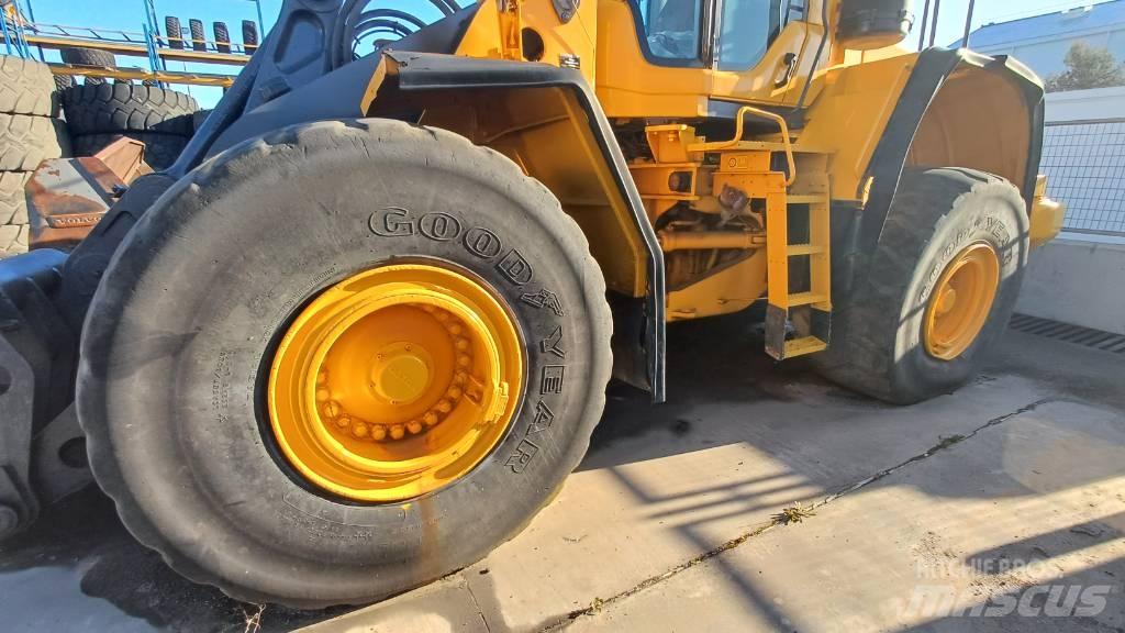 Volvo L 180 F لوادر بعجل