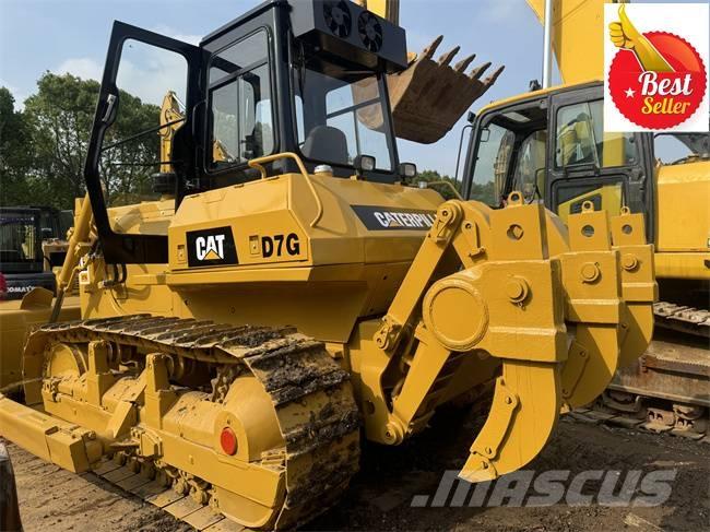 CAT D 7 G بلدوزرات مجنزرة