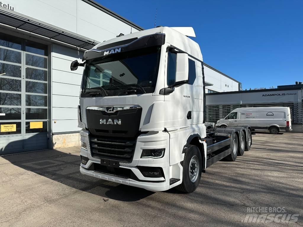 MAN TGX 35.540 8X4-4 شاحنات بمقصورة وهيكل
