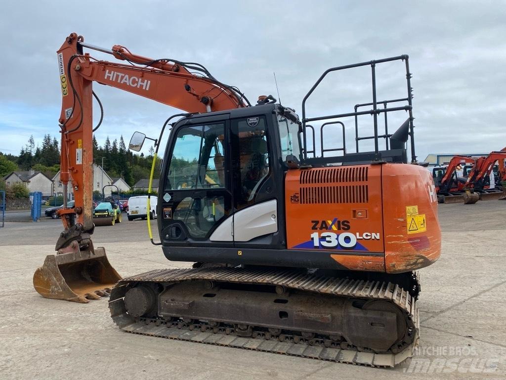 Hitachi ZX130 LCN-6 حفارات زحافة