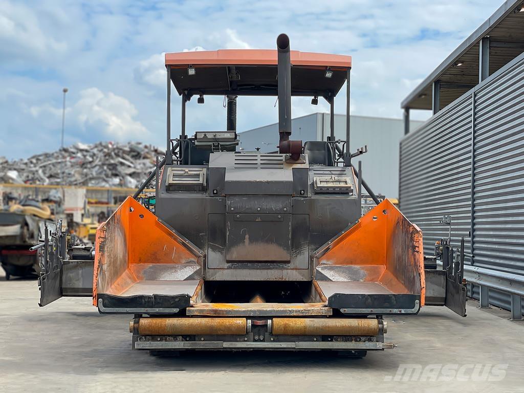 Volvo P7820C معدات السفلتة