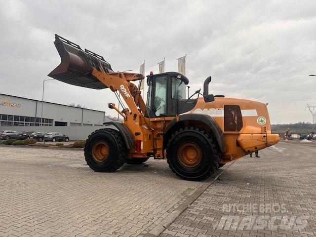 CASE 921 E لوادر بعجل