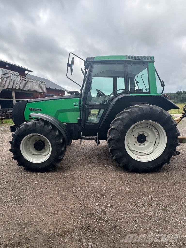 Valtra 6200-4 الجرارات